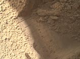 Curiosity нашел на Марсе кусок полиэтилена (ФОТО) Curiosity нашел на Марсе кусок полиэтилена (ФОТО)