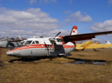 На Камчатке пассажирский самолет увяз в грязи на взлетной полосе