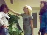Блогосферу взорвало размещенное в Сети видео, на котором школьницы одной из русскоязычных школ эстонского города Маарду зверски избивают свою одноклассницу