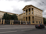 В Москве четверо пьяных полицейских избили таксиста-азербайджанца за отказ их подвезти В Москве четверо пьяных полицейских избили таксиста-азербайджанца за отказ их подвезти