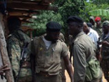 В Гвинее-Бисау семь военнослужащих убиты в результате нападения на казарму спецподразделения "красных беретов". Власти страны сообщили, что нападавшие намеревались совершить государственный переворот