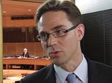 В Финляндии некий мужчина с ножом подобрался к премьеру страны Юрки Катайнену во время предвыборной компании. Местная пресса приводит разные версии дальнейших событий В Финляндии некий мужчина с ножом подобрался к премьеру страны Юрки Катайнену во время предвыборной компании. Местная пресса приводит разные версии дальнейших событий