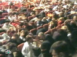 23 октября 2002 года в здание, где шло представление популярного мюзикла "Норд-Ост", ворвалась вооруженная группа бандитов во главе с Мовсаром Бараевым и взяла в заложники 916 человек, артистов и зрителей
