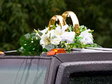 Гостя свадьбы на Bentley, "случайно" стрелявшего в воздух, оштрафовали на 1000 рублей