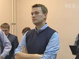 Активист заявил, что после поимки на Украине его допрашивали люди в масках. "Он не видел их лиц, они не представлялись, они просили его дать признательные показания, оговорить Удальцова, других участников встречи. По-моему, звучала фамилия Навального"