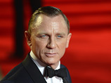 Одним из первых на красную дорожку ступил исполнитель роли агента 007 Дэниел Крейг: "Это просто невероятно, - сказал он. - Это моя третья премьера, и эта - самая лучшая"
