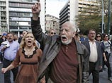 Греческая полиция вновь разгоняла в четверг вечером при помощи слезоточивого газа верующих, которые протестовали против премьеры в афинском театре пьесы, которую они считают богохульной