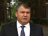 Понаблюдав непродолжительное время за обыском, министр по телефонному звонку уехал на другое следственное мероприятие, проводившееся в офисе "Оборонсервиса" на улице Знаменка, Понаблюдав непродолжительное время за обыском, министр по телефонному звонку уехал на другое следственное мероприятие, проводившееся в офисе "Оборонсервиса" на улице Знаменка,