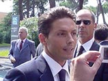 Вместе с премьер-министром по новому делу проходили еще девять человек, включая его сына Пьерсильвио Берлускони Вместе с премьер-министром по новому делу проходили еще девять человек, включая его сына Пьерсильвио Берлускони