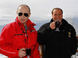 Учитывая, что Сильвио Берлускони находится в очень теплых отношениях с президентом Владимиром Путиным. "Две двушечки влепили", - злорадствуют блоггеры, используя выражение, которое сам Путин применил к девушкам из группы Pussy Riot