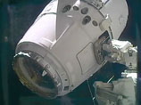 Частный грузовик Dragon отстыковали от МКС и отправляют на Землю