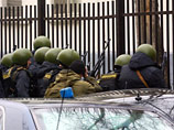 Суд обязал возбудить дело против руководителей спецоперации по освобождению заложников "Норд-Оста" Суд обязал возбудить дело против руководителей спецоперации по освобождению заложников "Норд-Оста"
