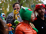 Вашингтон вышел на "Марш миллионов кукол" против Митта Ромни