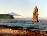Тарутоко посетил мыс Носаппу на Хоккайдо в воскресенье и сначала осмотрел в бинокль четыре острова с берега