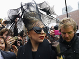 Lady Gaga передала пострадавшим от урагана "Сэнди" миллион долларов Lady Gaga передала пострадавшим от урагана "Сэнди" миллион долларов