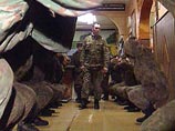 Нравы в российской армии за годы "сердюковской" армейской реформы стали мягче, но до радужной картины, которую рисуют власти и военное командование в официальных заявлениях, еще далеко Нравы в российской армии за годы "сердюковской" армейской реформы стали мягче, но до радужной картины, которую рисуют власти и военное командование в официальных заявлениях, еще далеко