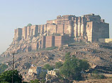 Юбилей миллиардера отмечали 7 ноября в форте Мехрангарх XV века, который теперь служит приманкой для туристов и съемочной площадкой для кинобригад из Болливуда
