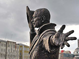 На родине Эльдара Рязанова поставили памятник Юрию Деточкину На родине Эльдара Рязанова поставили памятник Юрию Деточкину
