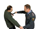 В Федеральной службе исполнения наказаний предлагают в перечне спецсредств тюремных надзирателей, положенных им по закону, заменить традиционные резиновые дубинки для усмирения строптивых заключенных на электрошокеры В Федеральной службе исполнения наказаний предлагают в перечне спецсредств тюремных надзирателей, положенных им по закону, заменить традиционные резиновые дубинки для усмирения строптивых заключенных на электрошокеры