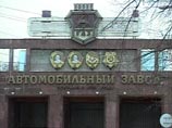 Двое рабочих насмерть разбились за полчаса на автозаводе "ГАЗ" Двое рабочих насмерть разбились за полчаса на автозаводе "ГАЗ"