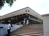 Группа преступников, выдавших себя за любознательных студентов-искусствоведов, совершила дерзкое ограбление музея в южноафриканской столице Претории, похитив из галереи художественные произведения