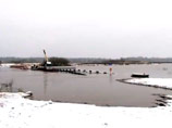 Мост за 28 миллионов, торжественно открытый кировским губернатором, спустя месяц ушел под воду (ФОТО)