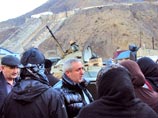 В Дагестане 200 жителей перекрыли дорогу, требуя освободить односельчан В Дагестане 200 жителей перекрыли дорогу, требуя освободить односельчан