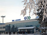 Аэропорт Уфы парализован: самолет из Москвы застрял в снегу