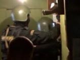 Новосибирские полицейские при поддержке бойцов спецназа задержали предполагаемых участников банды, подозреваемых в незаконном лишении свободы 20-летнего студента. За освобождение юноши они требовали 60 тысяч рублей
