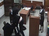 Московский адвокат, защищавший интересы неонацистов-убийц, избил во время заседания коллегу Московский адвокат, защищавший интересы неонацистов-убийц, избил во время заседания коллегу