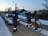В Бурятии полицейские задержали неадекватного велосипедиста с мешком конопли на багажнике