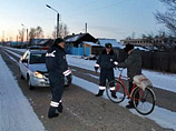 В Бурятии полицейские задержали неадекватного велосипедиста с мешком конопли на багажнике В Бурятии полицейские задержали неадекватного велосипедиста с мешком конопли на багажнике