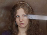 Участницу Pussy Riot Алехину, запуганную в лагере уголовницами, спрятали в одиночную камеру