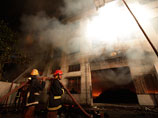 Пожар произошел в субботу вечером на первом этаже девятиэтажного здания швейной фабрики в индустриальном районе Ашулия