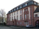 В Германии суд оправдал учителя, который полгода насиловал в школе девочку В Германии суд оправдал учителя, который полгода насиловал в школе девочку