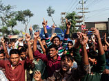 В Бангладеш тысячи рабочих устроили погромы  после страшного пожара, где погибли 112 человек