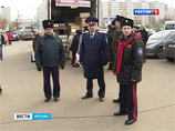 В Москве казаки, как и было запланировано, во вторник утром начали патрулировать улицы - первый рейд стартовал на площади Белорусского вокзала