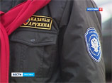 Казаки вышли на охрану Москвы - пожурили женщину с кофточками и раздали интервью Казаки вышли на охрану Москвы - пожурили женщину с кофточками и раздали интервью