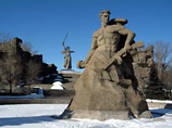В Волгограде на 70-летие Сталинградской битвы ищут символ города взамен "кровавого" ракурса "Родины-матери" В Волгограде на 70-летие Сталинградской битвы ищут символ города взамен "кровавого" ракурса "Родины-матери"
