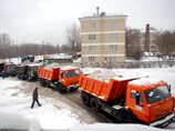 "За последние сутки в Москве выпало до 8 мм осадков, преимущественно в виде дождя. Высота снега в городе на 7:00 субботы - 22 см", - сказали в департаменте ЖКХ. Сейчас город убирают более 12 тыс. единиц снегоуборочной техники
