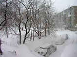 Мощный снежный циклон, ставший седьмым за месяц, обрушил на Камчатку обильные снегопады и штормовой ветер