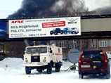 Пожарным спустя почти 20 часов удалось потушить сильный пожар в цехе завода резинотехнических изделий в Барнауле