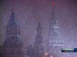 Новый обильный снегопад накроет столичный регион в ночь на вторник. Сильная метель начнется в Москве ближе к полуночи понедельника и продлится целые сутки, прогнозируют синоптики