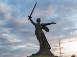Волгоградским чиновникам, вздумавшим заменить "Родину-мать" на современный символ, сделали выговор
