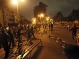 Президент Египта сбежал от протестующих, те братаются со стражами порядка