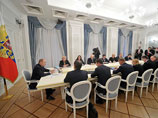 Президент Владимир Путин подписал федеральный закон о распределении дополнительных доходов федерального бюджета на 2012 г., поправки сокращают дефицит бюджета до 0,07% с 0,11% ВВП
