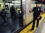 Нью-йоркская газета шокировала читателей снимком мужчины, гибнущего на рельсах метро