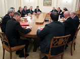 Ранее, 30 ноября, на встрече с лидерами фракций Госдумы Путин подтвердил, что оглашение послания запланировано на середину декабря