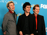 руппа Green Day выложила свой новый альбом "&#161;Tre!", завершающий их музыкальную трилогию "&#161;Uno!,&#161;Dos!,&#161;Tre!", на сайте NME за несколько дней до официального релиза