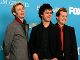 Группа Green Day выложила новый альбом за четыре дня до релиза Группа Green Day выложила новый альбом за четыре дня до релиза